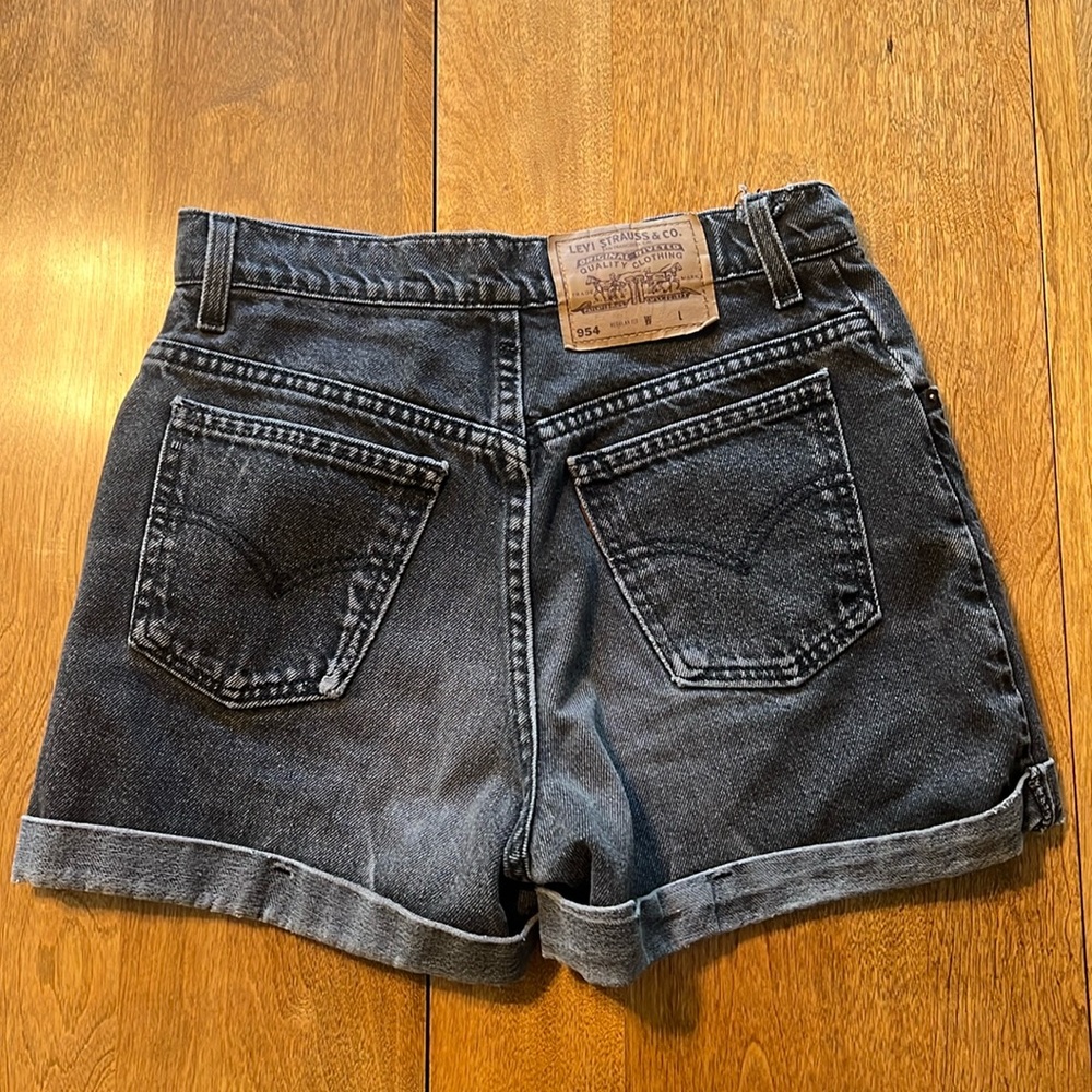 VINTAGE LEVI SHORTS